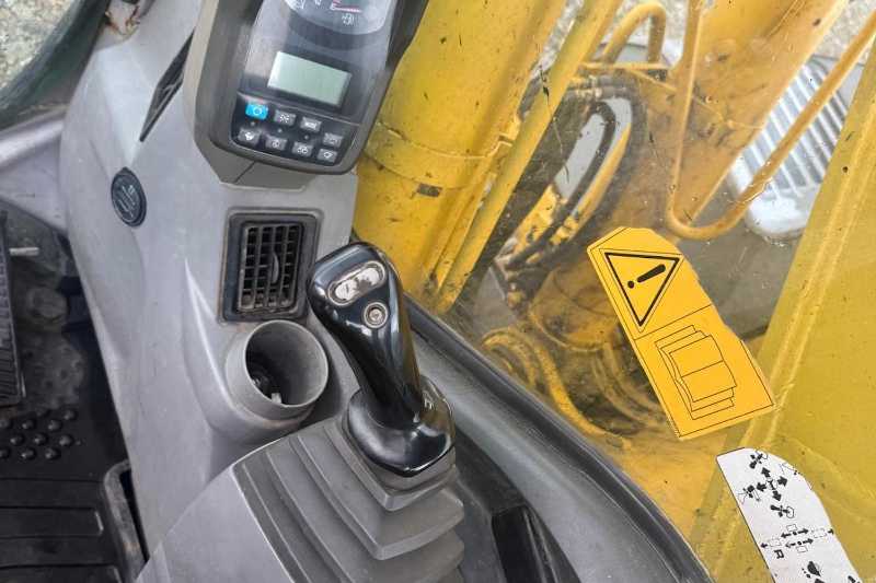 OmecoHub - Immagine NEW HOLLAND E265